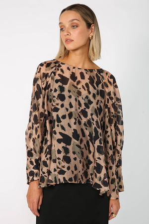 raven top / latte animal camo