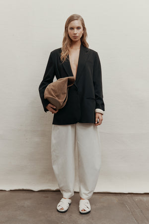 encased pant / bone