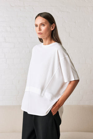 overturn tee / white