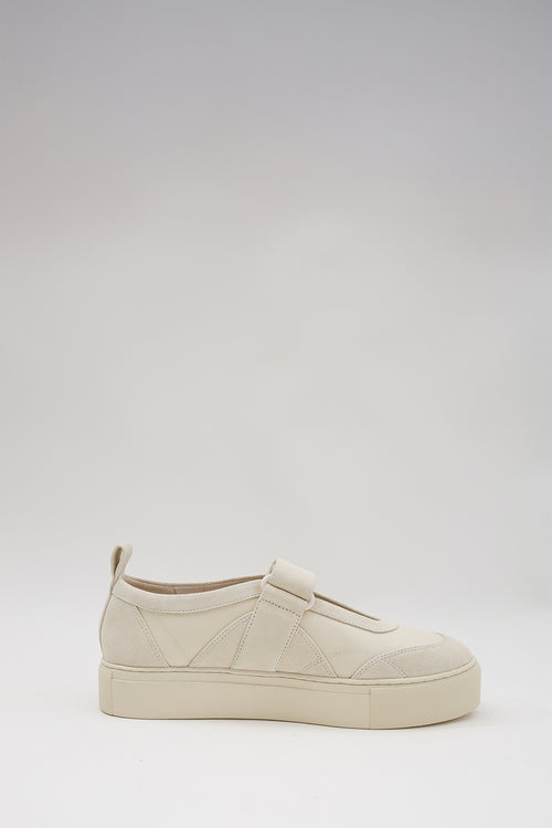 tab kicks / Parchment cream