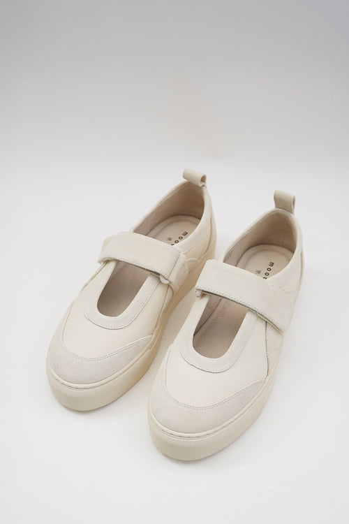 tab kicks / Parchment cream