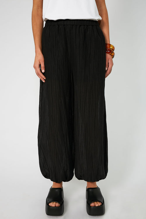 beyond pant / black crinkle