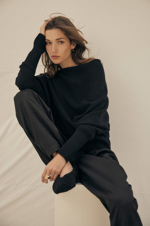 renounce sweater / black