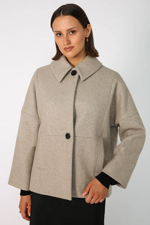 crescent coat / sandstone