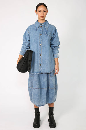 global denim skirt / washed indigo