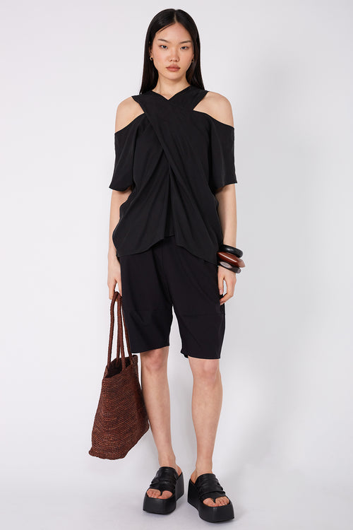 ahead short / black