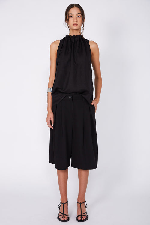 allot short / black