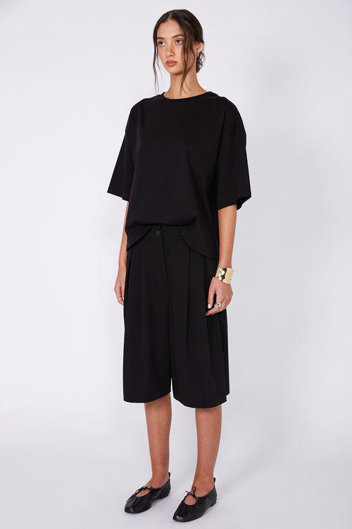 allot short / black