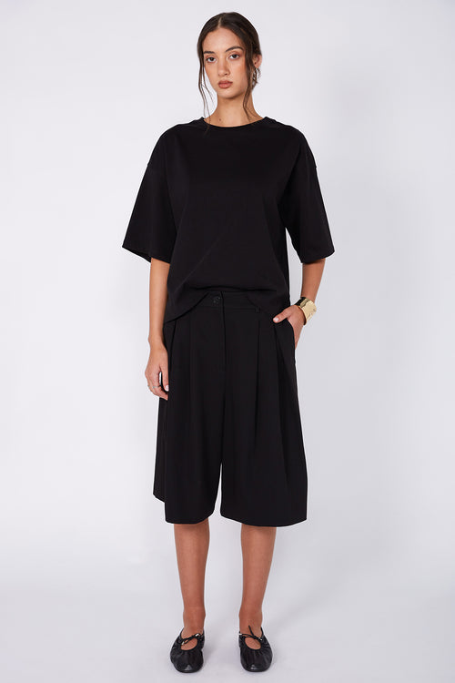 allot short / black