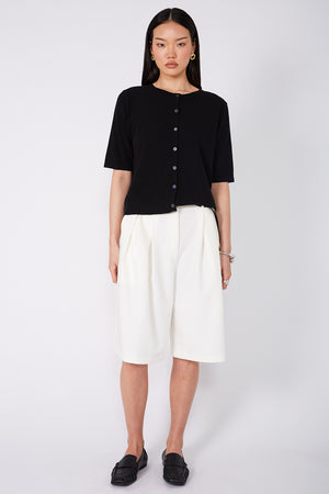 allot short / ivory cream
