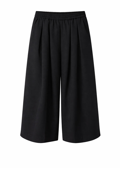 allotted pant / black