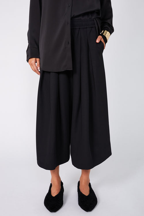 allotted pant / black