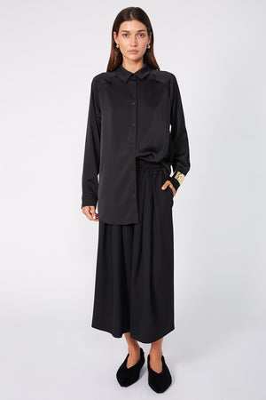 allotted pant / black