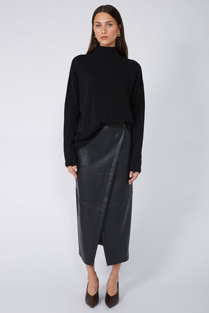 arrow wrap skirt / black