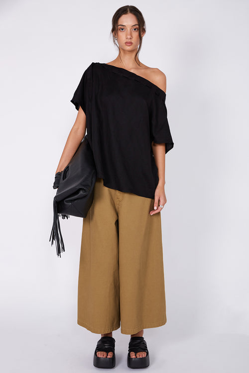 avid short sleeve top / black