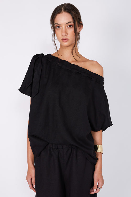 avid short sleeve top / black