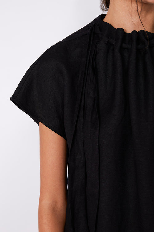 avid short sleeve top / black