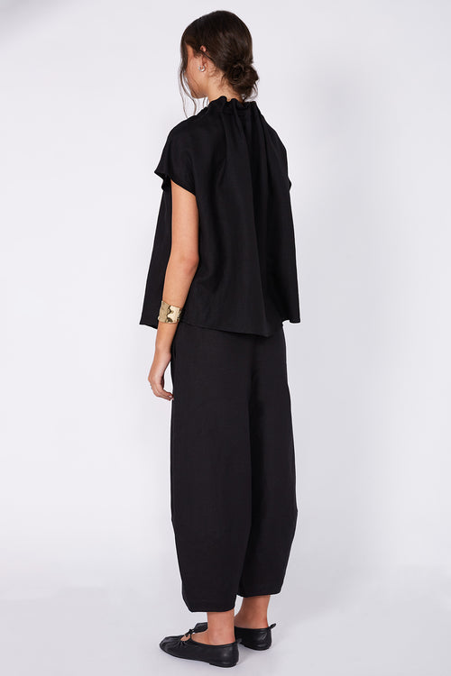 avid short sleeve top / black