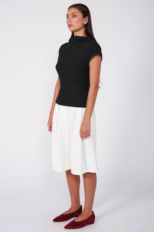 avoid vest sweater / black