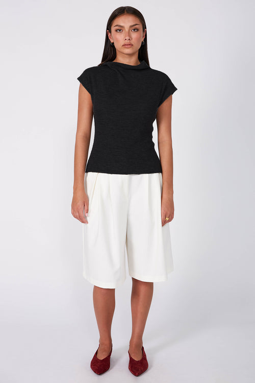 avoid vest sweater / black