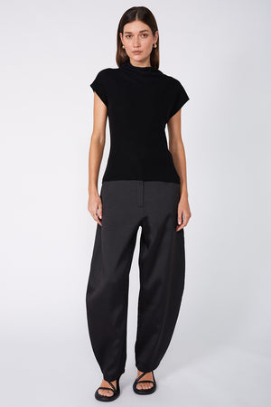 avoid vest sweater / black