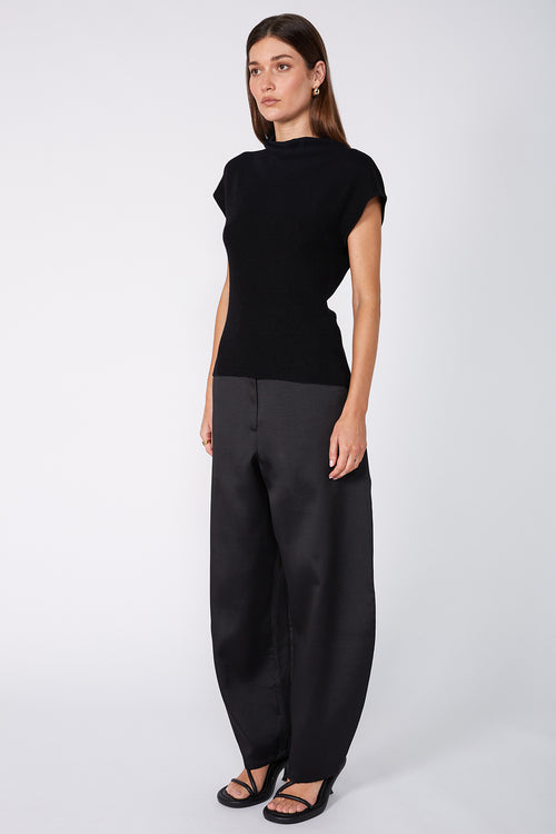 avoid vest sweater / black