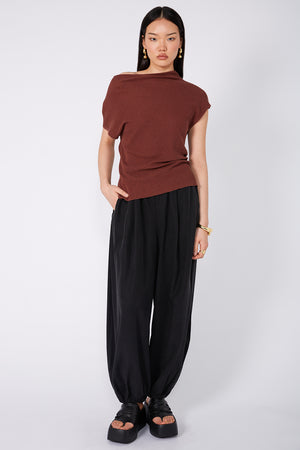 avoid vest sweater / terracotta