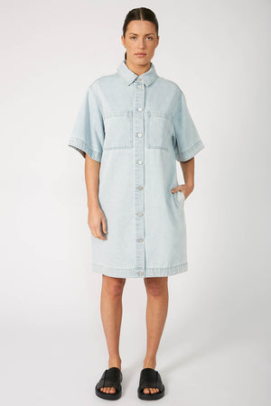boxed denim dress / faded blue denim