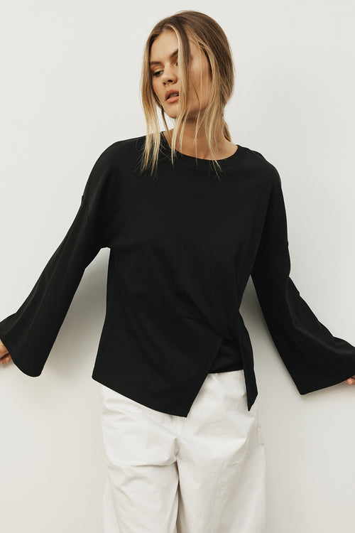 commotion tee / black