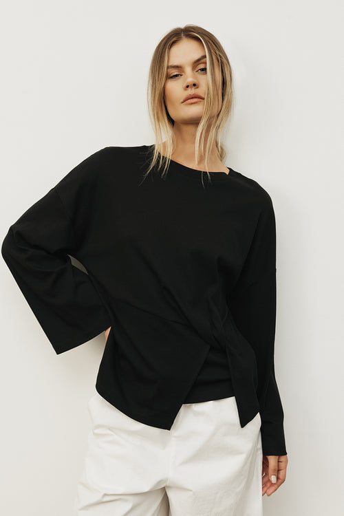 commotion tee / black