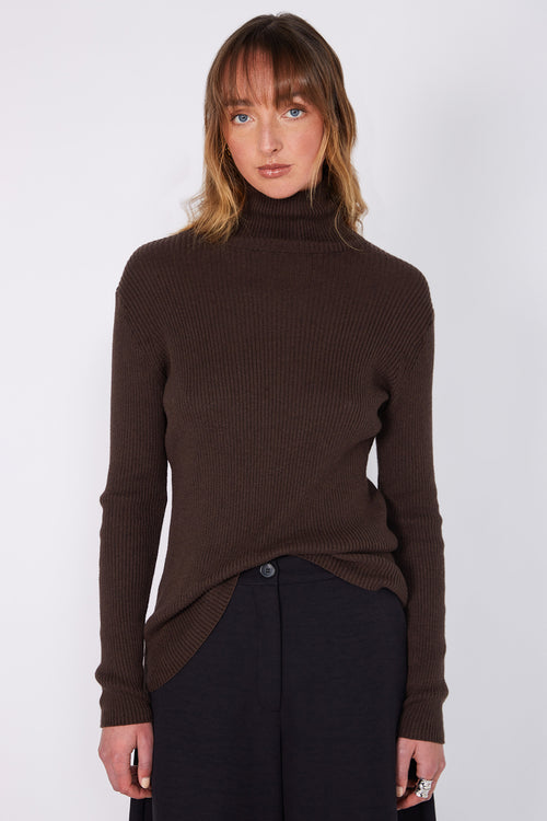 composed sweater / chocolate marle