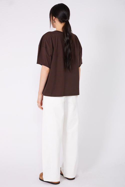 comprise tee / chocolate brown