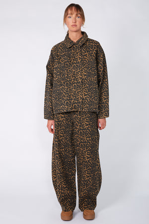 conceal cropped shacket / camel black animal print