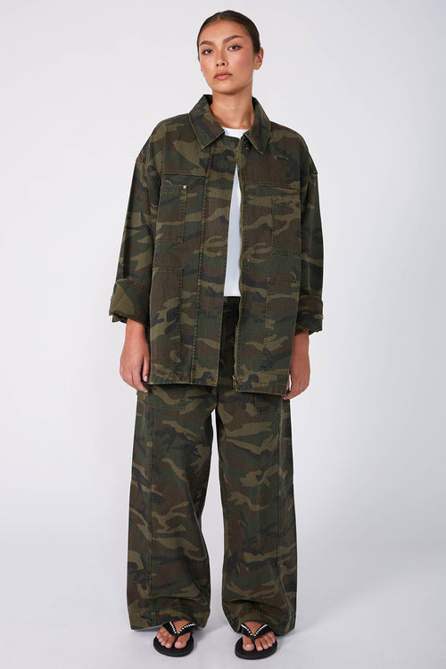 conceal shacket / khaki camo denim