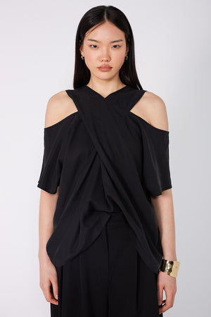 confine top / black