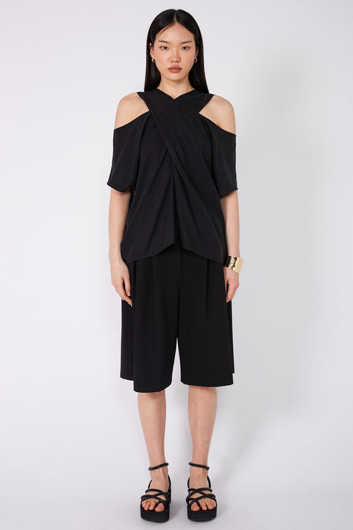 confine top / black