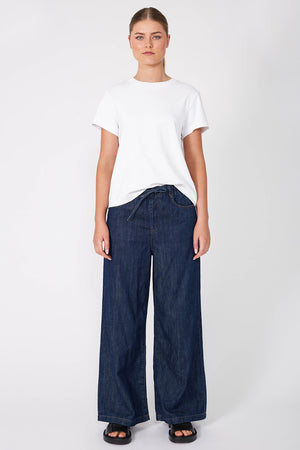 refine short sleeve tee / white