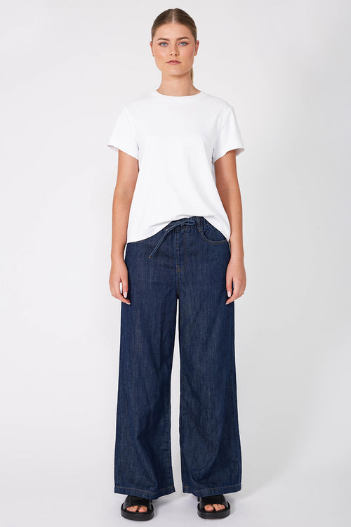 refine short sleeve tee / white