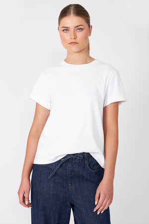 refine short sleeve tee / white