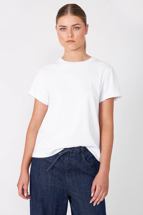 refine short sleeve tee / white