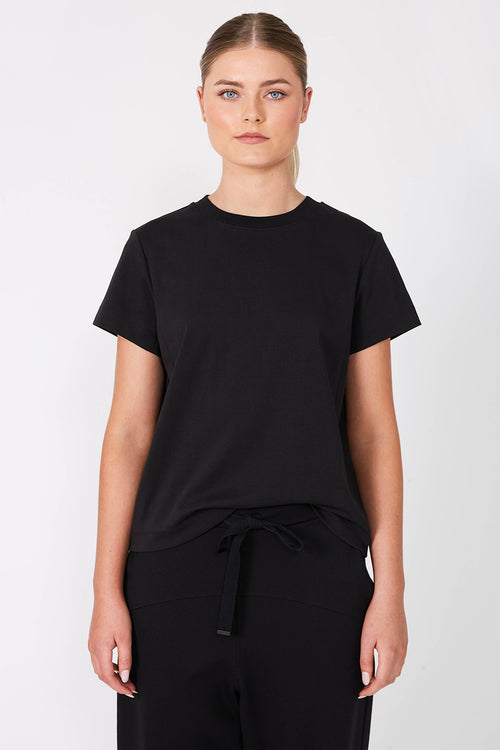 refine short sleeve tee / black