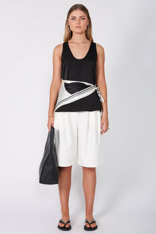 allot short / ivory cream