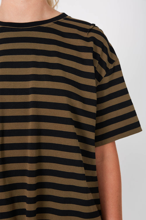boxed tee / black|khaki wide stripe