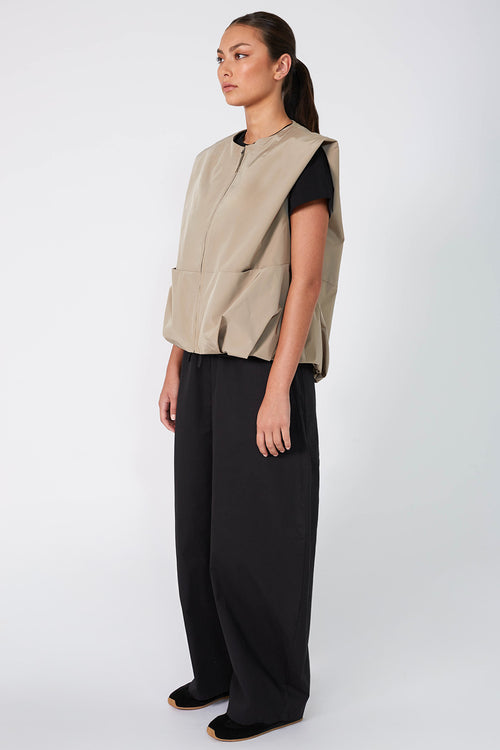 finish vest / pumice camel