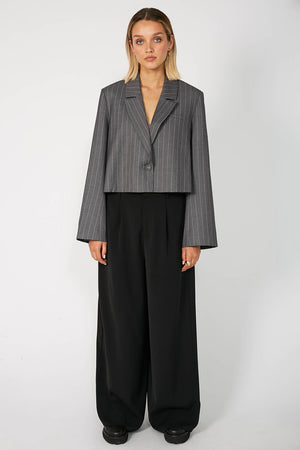 flip crop blazer / charcoal|white pinstripe