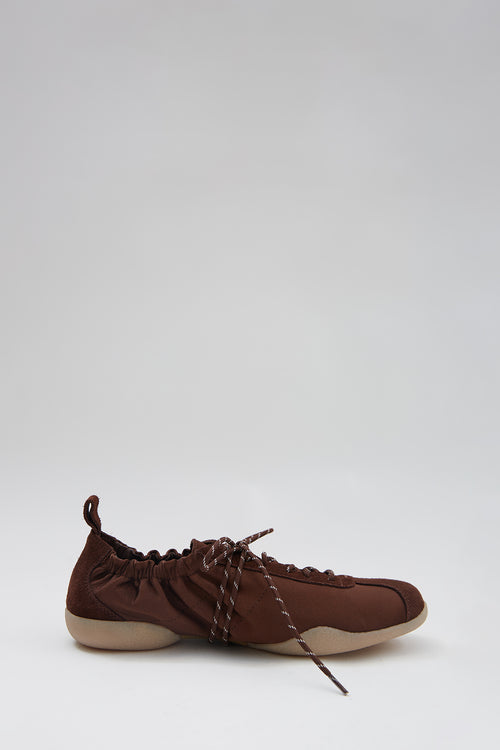 form satin kick / chocolate
