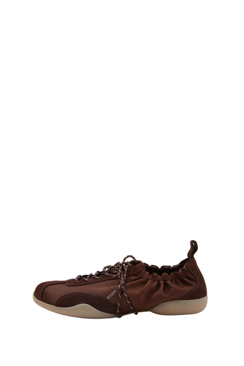 form satin kick / chocolate