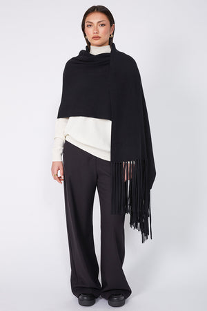 fringe cape / black