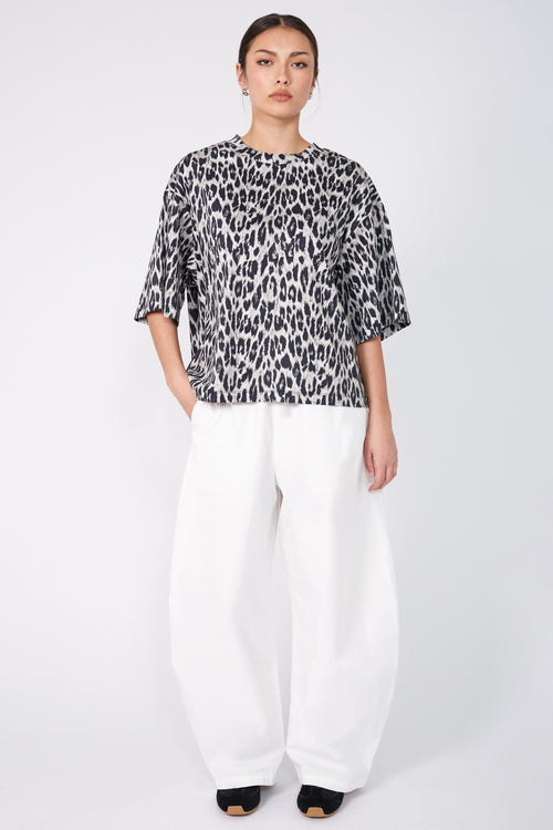 fronted wilderness tee / silver| black wilderness print