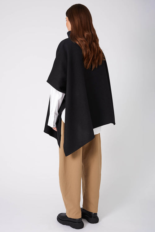 funnel cape coat / black